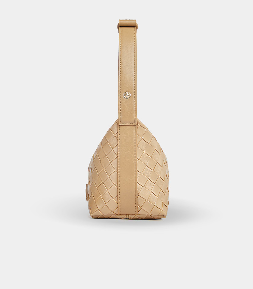 CELESTIA woven hobo bag - MOSSDOOM Apricot color, front view.