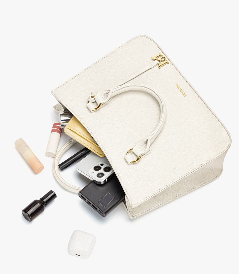 MOSSDOOM MIRABELLE structured handbag, Ivory Color, three-quarter view.