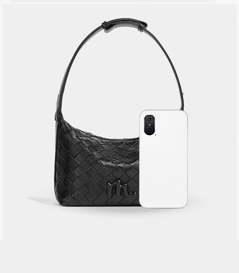 CELESTIA woven hobo bag - MOSSDOOM black color, side view showing the width.