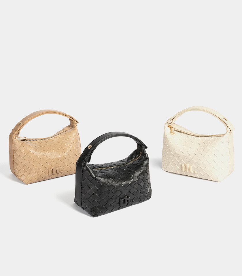CELESTIA woven hobo bag - MOSSDOOM black color, side view showing the width.