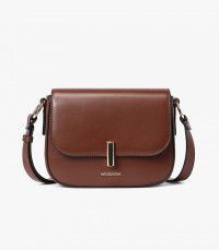 Borsa a tracolla MOSSDOOM AIRELLE colore Cammello, vista frontale con chiusura dorata.