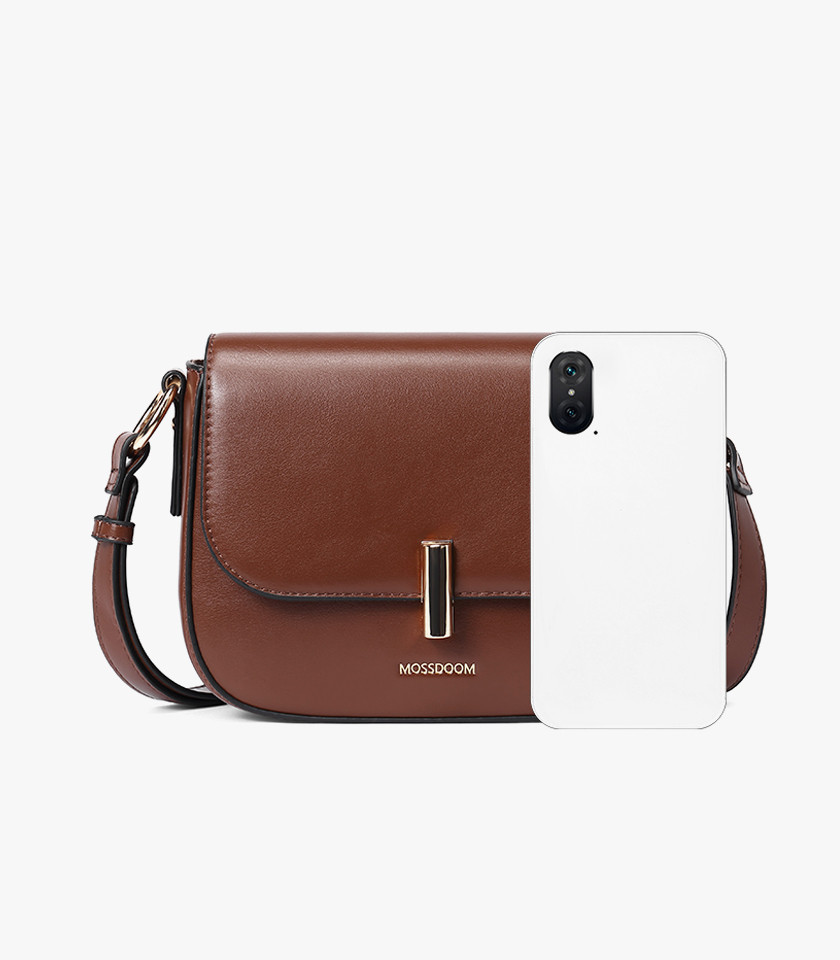 MOSSDOOM AIRELLE shoulder bag, Camel color, front view with gold clasp.