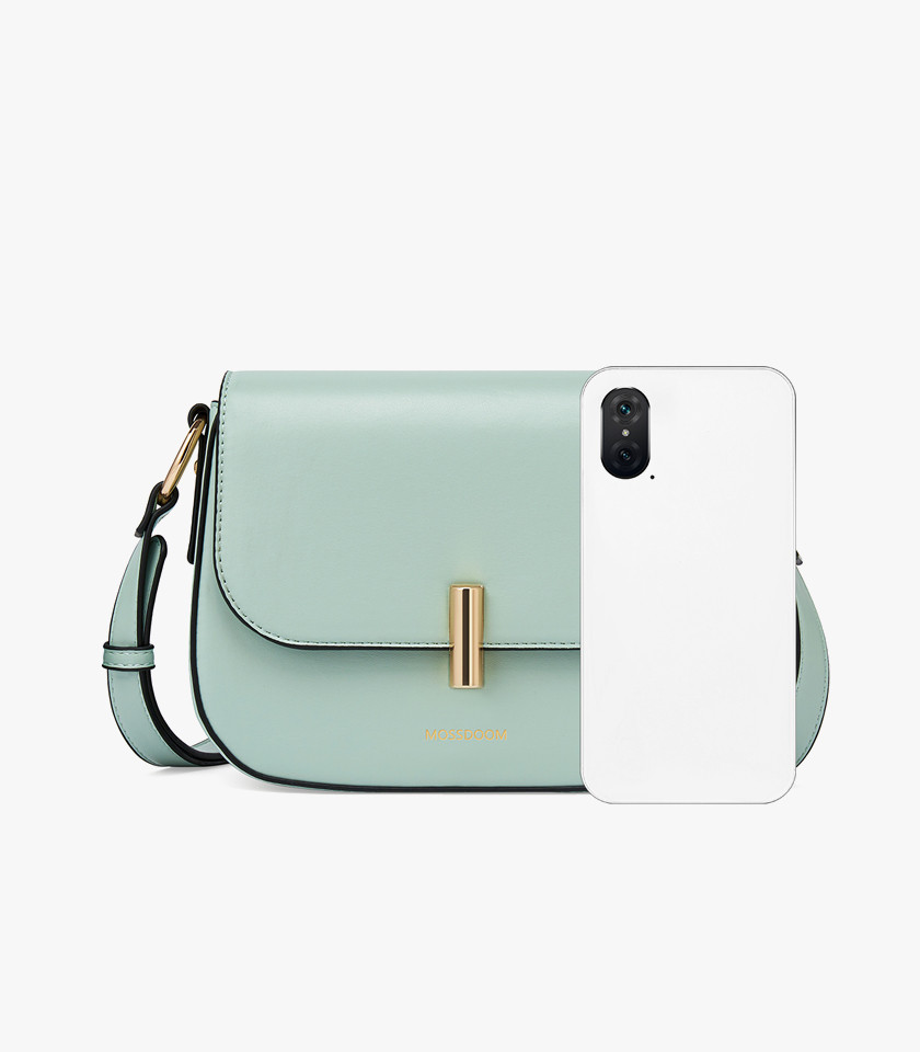MOSSDOOM AIRELLE shoulder bag, Pistachio color, front view with gold clasp.