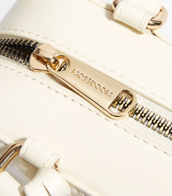 Close-up on the zipper of the MOSSDOOM REYNA shoulder bag.