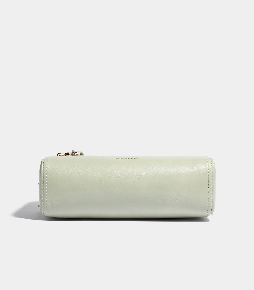 Back view of the MOSSDOOM REYNA shoulder bag, Pistachio color.