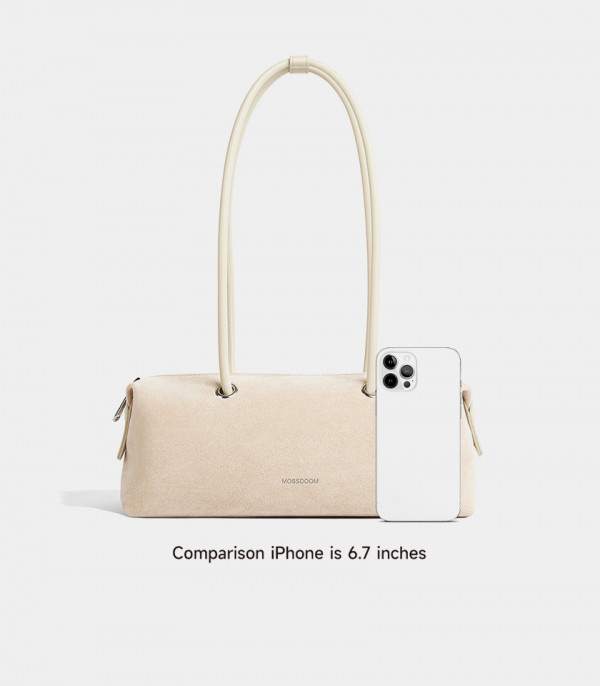 Escala de tamanho da bolsa baguete MOSSDOOM PAULA cor Marfim, em comparação com um smartphone.