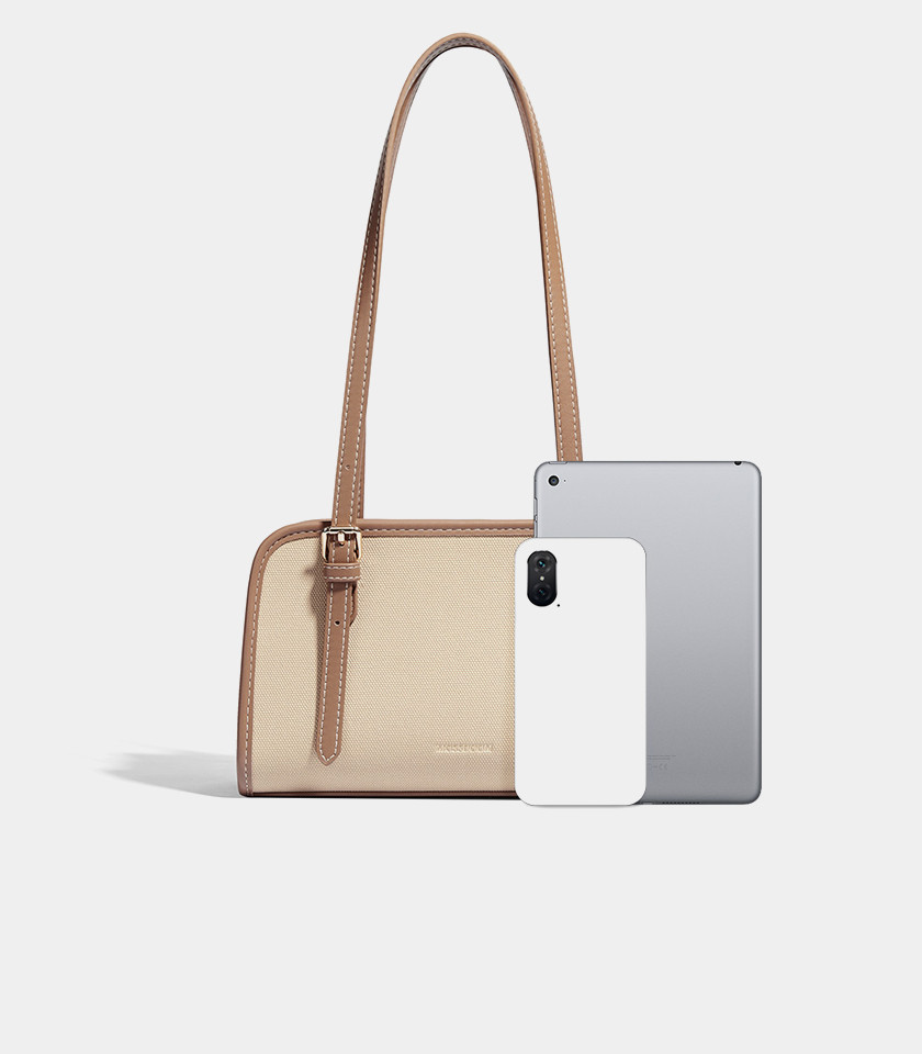 MOSSDOOM RENÉE CANVAS shoulder bag, Camel linings, three-quarter view with shoulder strap.