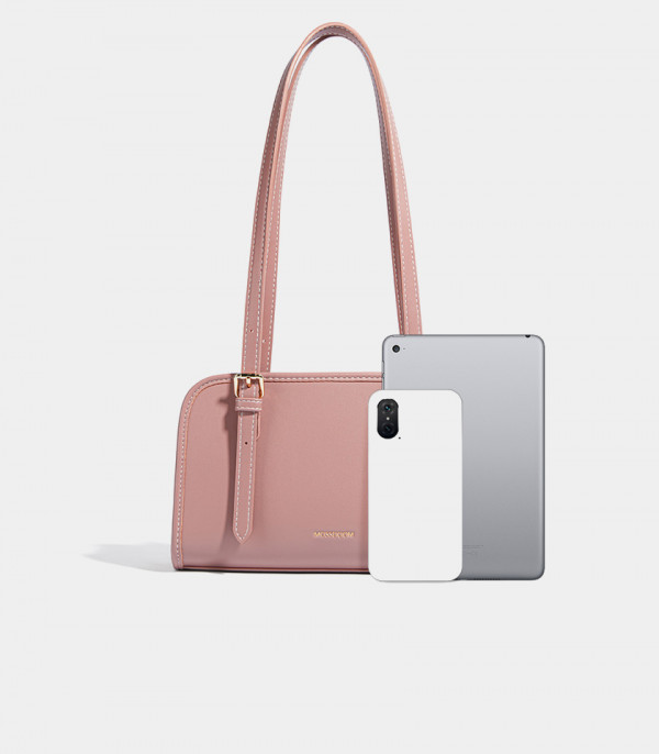 Échelle de taille du sac porté épaule MOSSDOOM RENÉE COLORFUL Couleur Saumon, comparé à des téléphones.