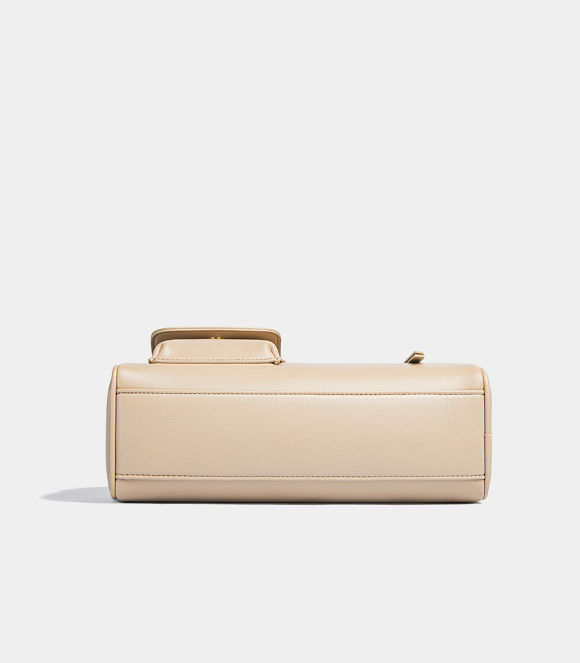 MOSSDOOM FIONA shoulder bag, Apricot color, front view with pockets.
