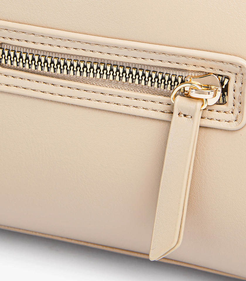 MOSSDOOM FIONA shoulder bag, Apricot color, front view with pockets.