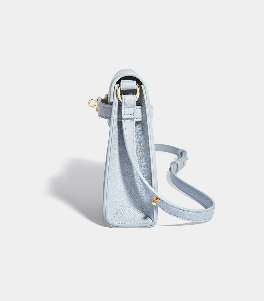 MOSSDOOM JUNIA shoulder bag, Sky Blue Color, front view.