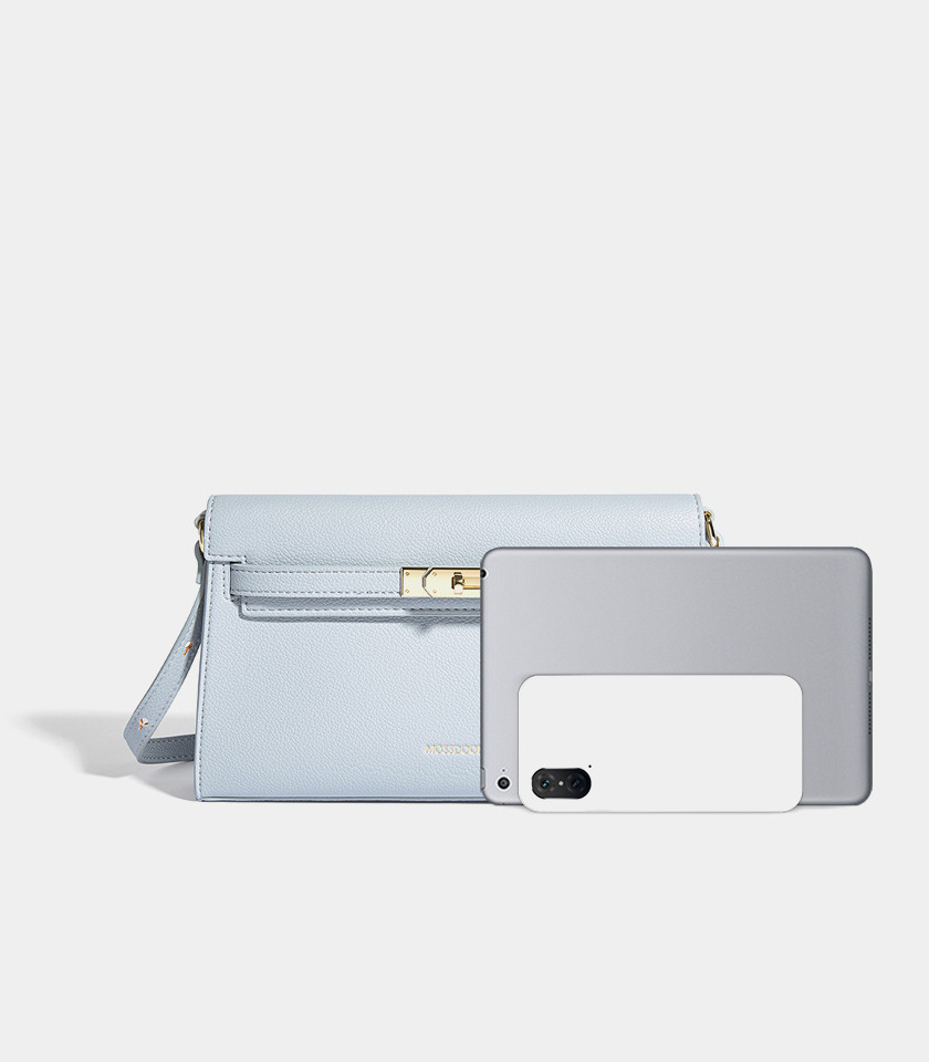 MOSSDOOM JUNIA shoulder bag, Sky Blue Color, front view.