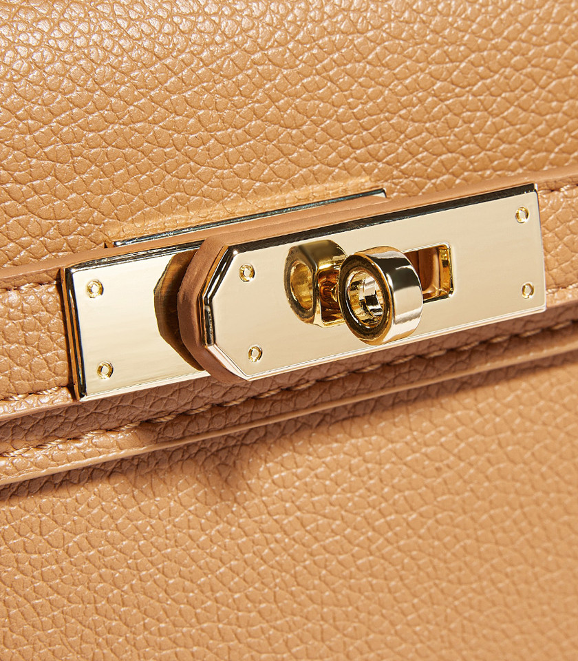 MOSSDOOM JUNIA shoulder bag, Camel Color, front view.