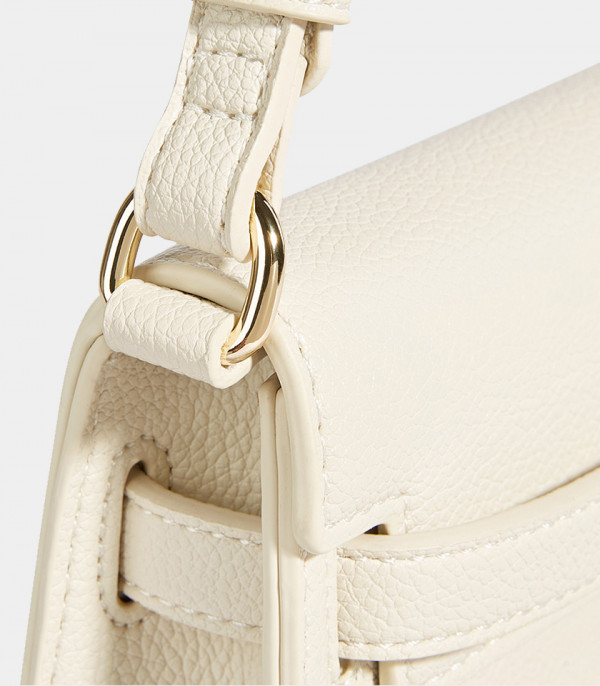 Shoulder strap attachment details of the MOSSDOOM JUNIA shoulder bag.