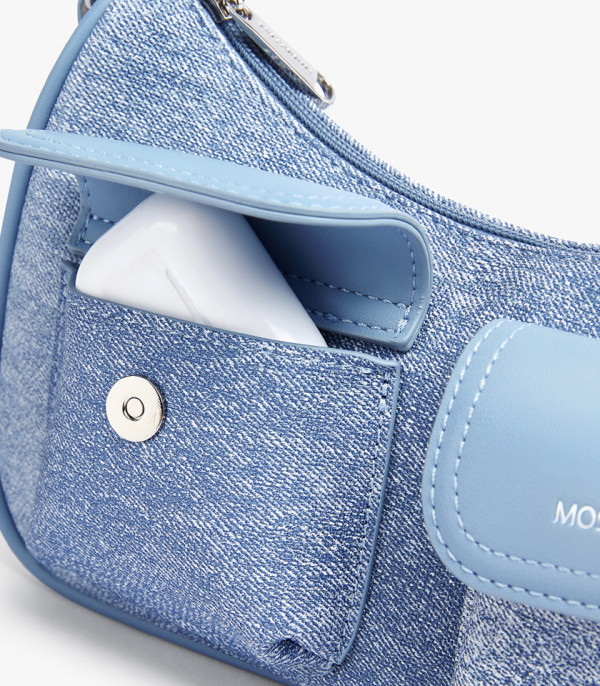 Close-up on the front pockets of the MOSSDOOM LIORA shoulder bag in Blue Jean Color.