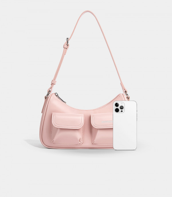 Échelle de taille du sac porté épaule MOSSDOOM LIORA Couleur Saumon, comparé à un smartphone.