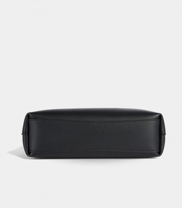 Bottom view of the MOSSDOOM ELOWEN shoulder bag, Black Color.