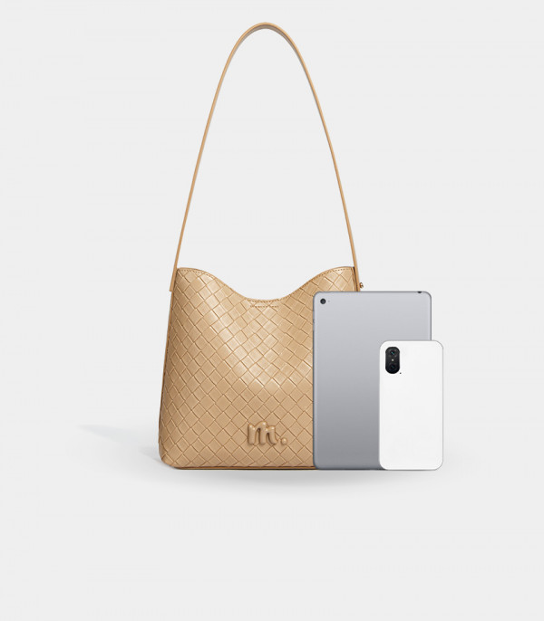 Size scale of the CLARANCE woven shoulder bag - MOSSDOOM Cream Color, compared to phones.