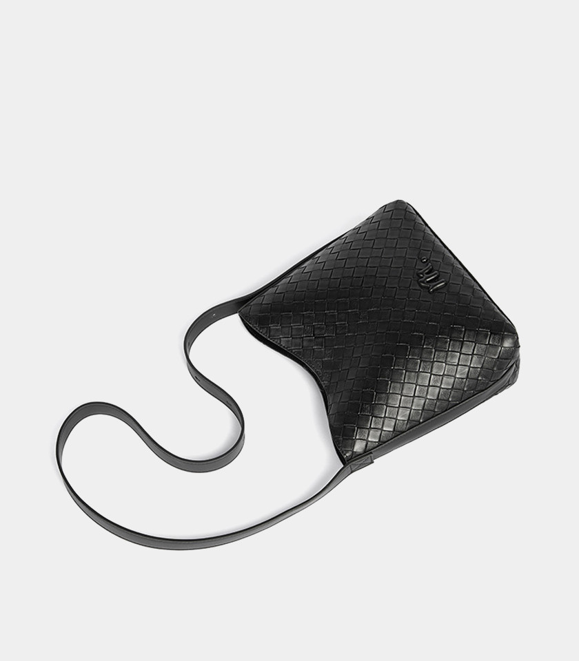 CLARANCE woven shoulder bag - MOSSDOOM Black Color, front view.