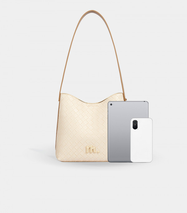 Size scale of the CLARANCE woven shoulder bag - MOSSDOOM Ivory Color, compared to phones.
