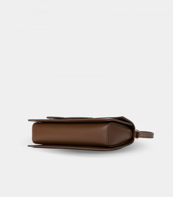 Top view of the INVOLUCRO flap shoulder bag - CHRISBELLA coffee color.