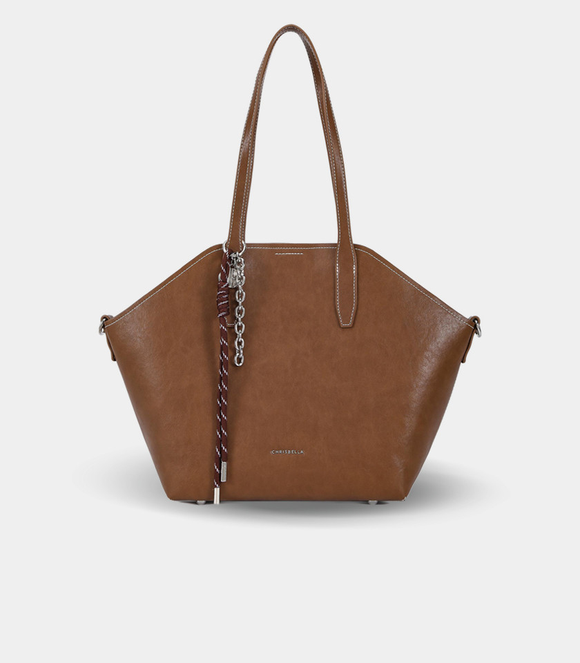 TRAPEZIO tote bag – CHRISBELLA Coffee color, front view with charm.