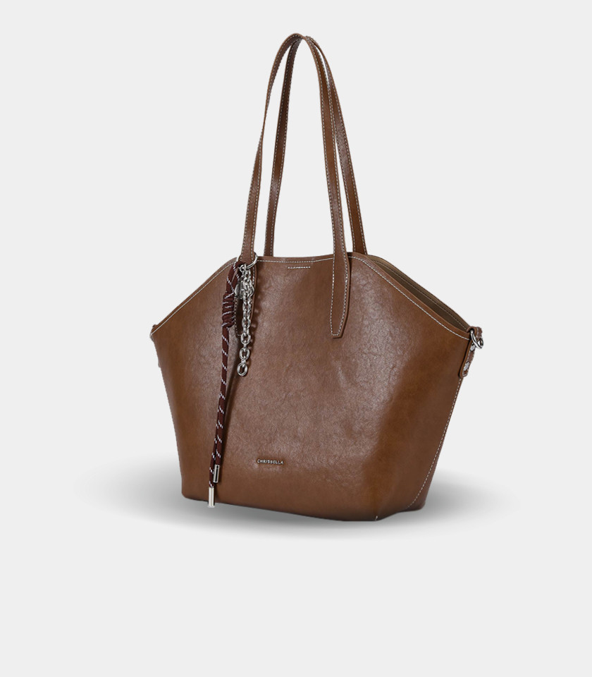 TRAPEZIO tote bag – CHRISBELLA Coffee color, front view with charm.