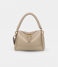 AISANCE FÉFÉ handbag with twist strap – Cream color, front view.