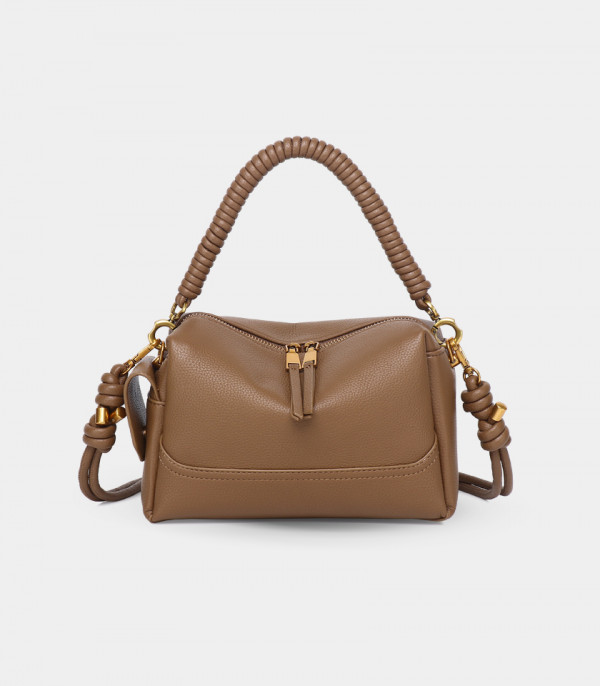 AISANCE FÉFÉ handbag with twist strap – Camel color, front view.
