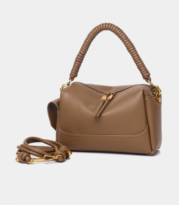 AISANCE FÉFÉ handbag, Camel color, with its removable shoulder strap.