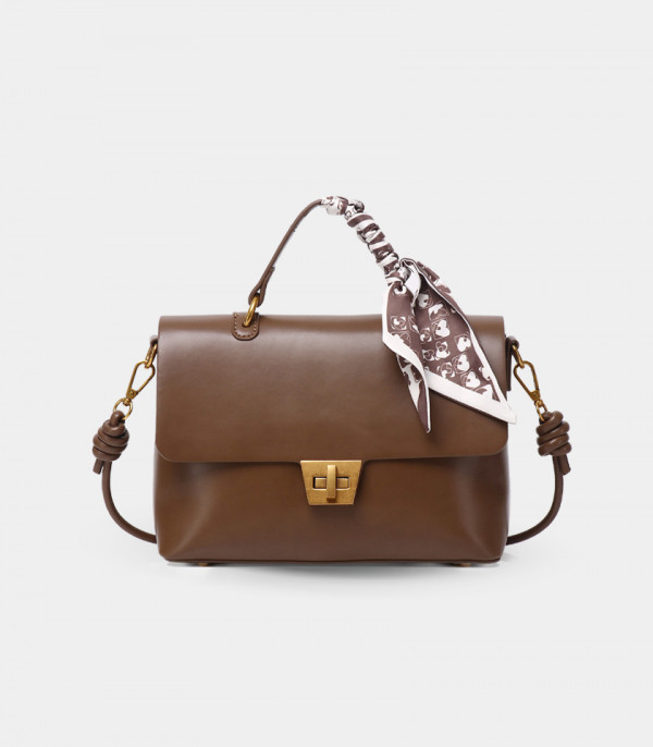 Borsa a mano con tracolla – SINGULIER FÉFÉ colore Caffè, vista frontale con foulard.