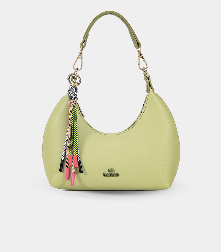 Mini sac hobo en demie-lune - BAGCO ORIGINE couleur Pistache, vue de face.
