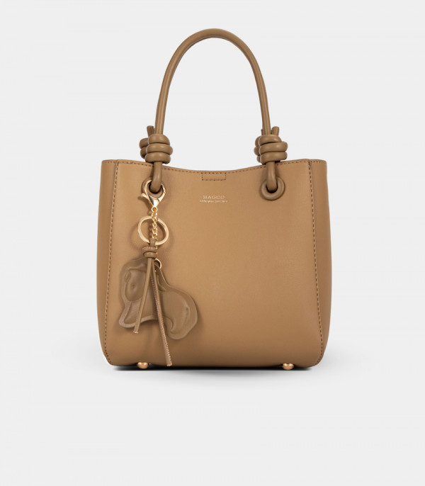 Tote bag à poignées nouées ESSENTIEL - BAGCO couleur Camel, vue de face.