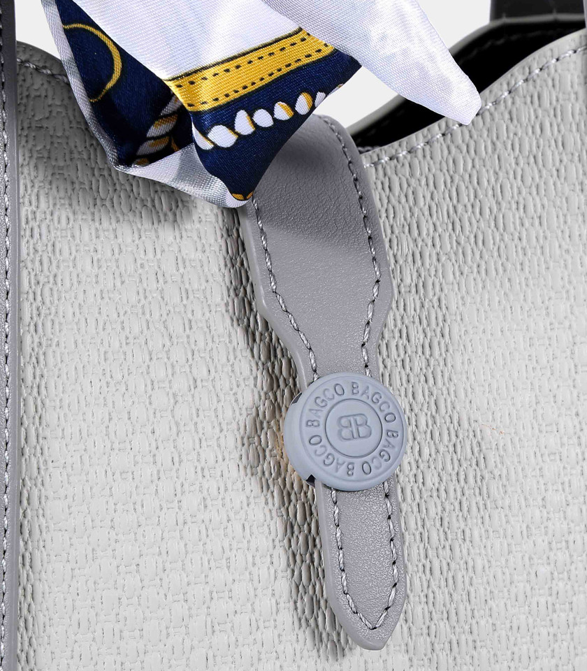 Borsa a secchiello con foulard RIVE GAUCHE - BAGCO colore Grigio, vista frontale.