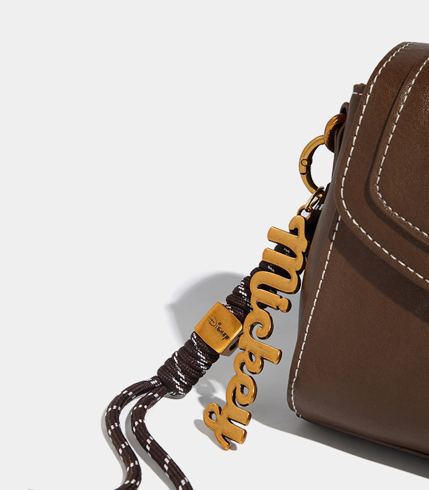 Borsa a tracolla con patta ICONIC MICKEY MOUSE colore Cammello, vista frontale.